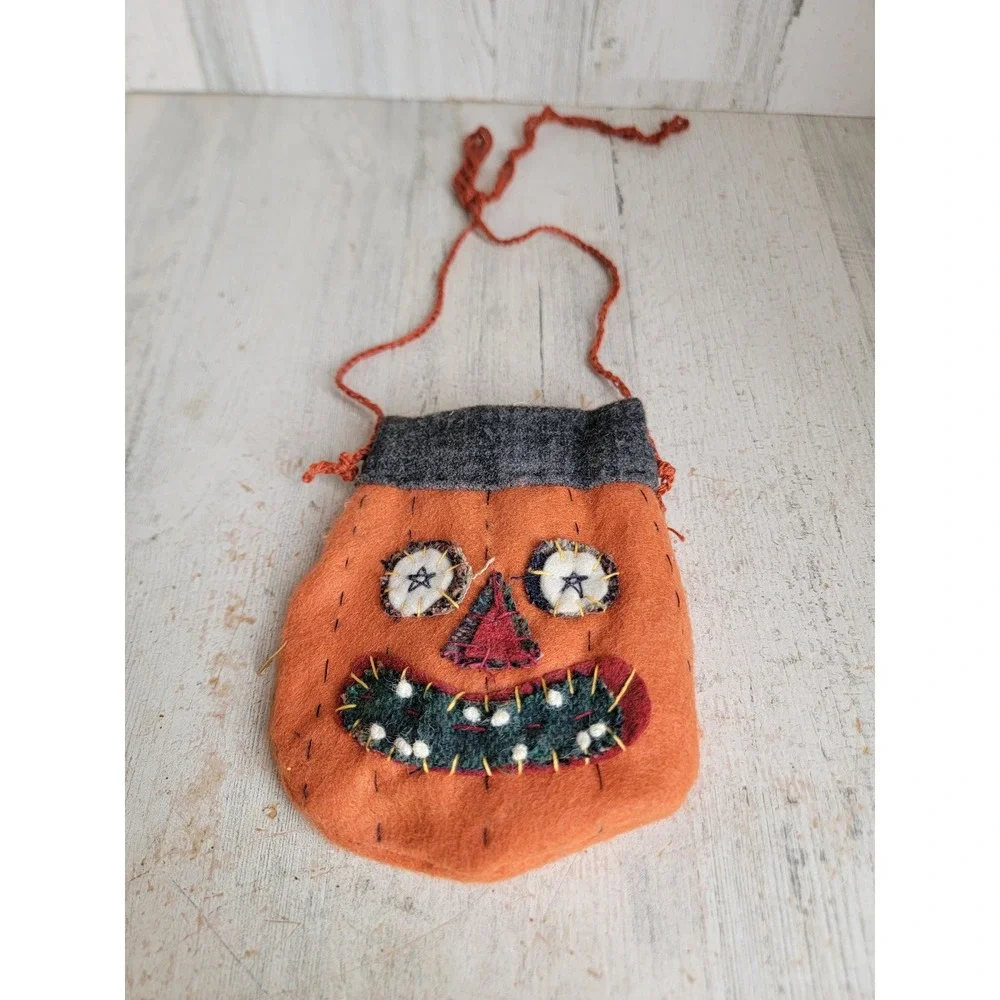 vintage Primitive folk art mini pumpkin pouch Halloween felt jack O'Lantern home